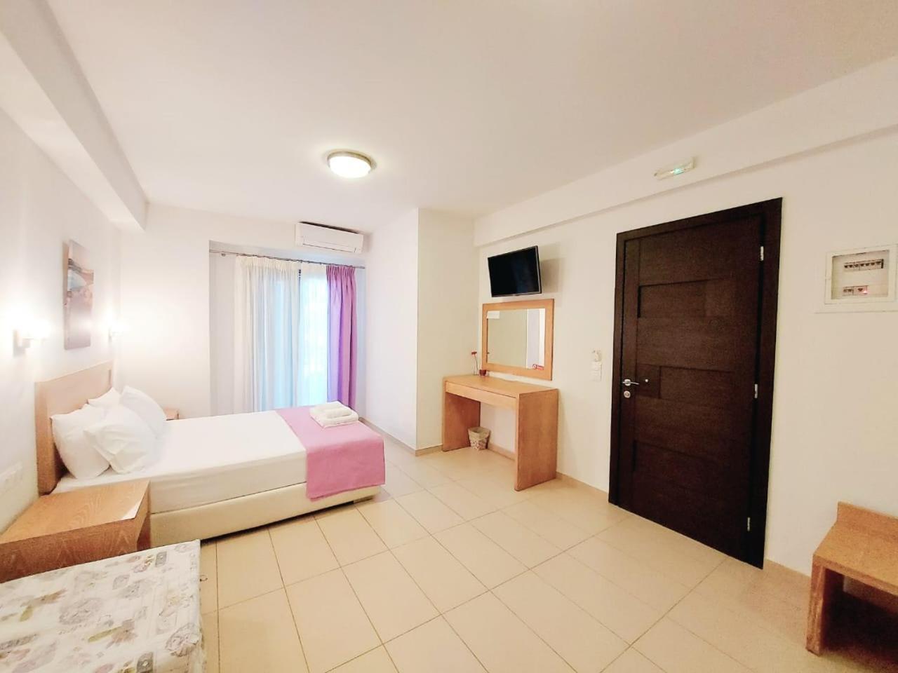 Selinopetra Rooms Elafonissos Bagian luar foto