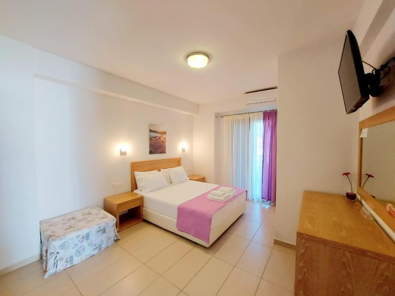 Selinopetra Rooms Elafonissos Bagian luar foto